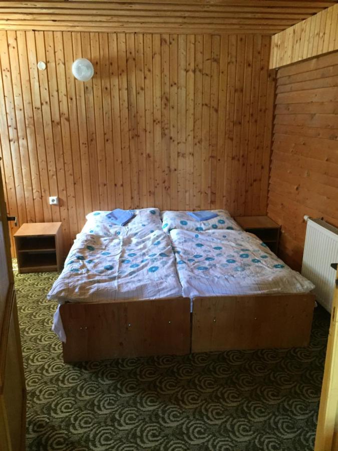 Вилла Chata Koniaren Pavlovce Экстерьер фото